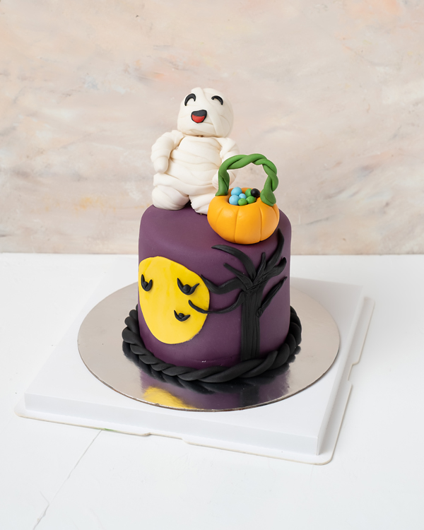 The Halloween Cake by NJD view 1