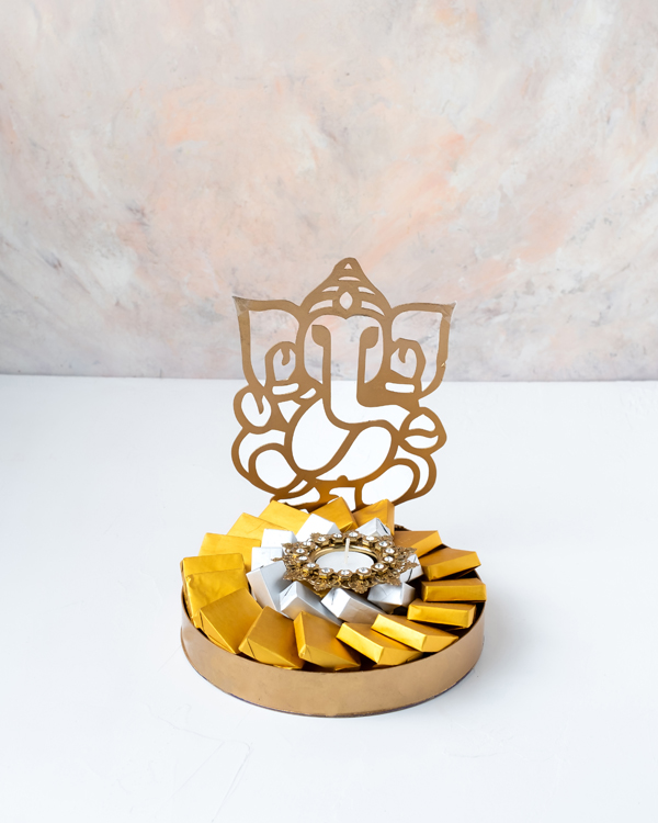 Ganesha Hamper with Diya view 1