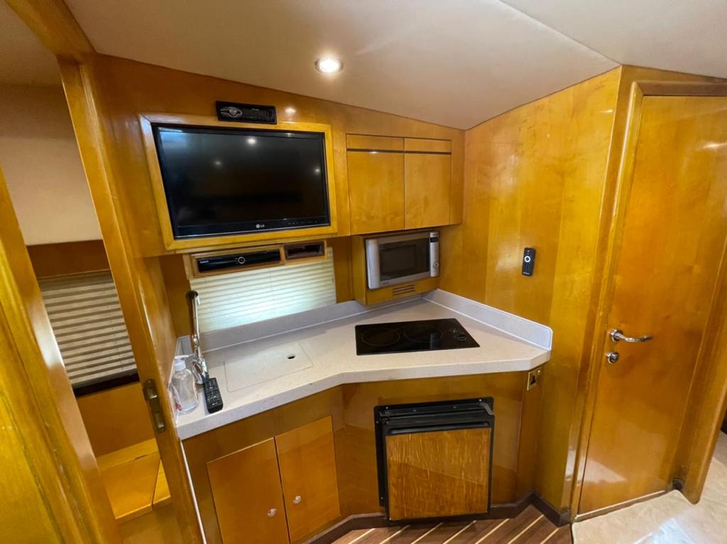 Oryx yacht 36 feet view 9