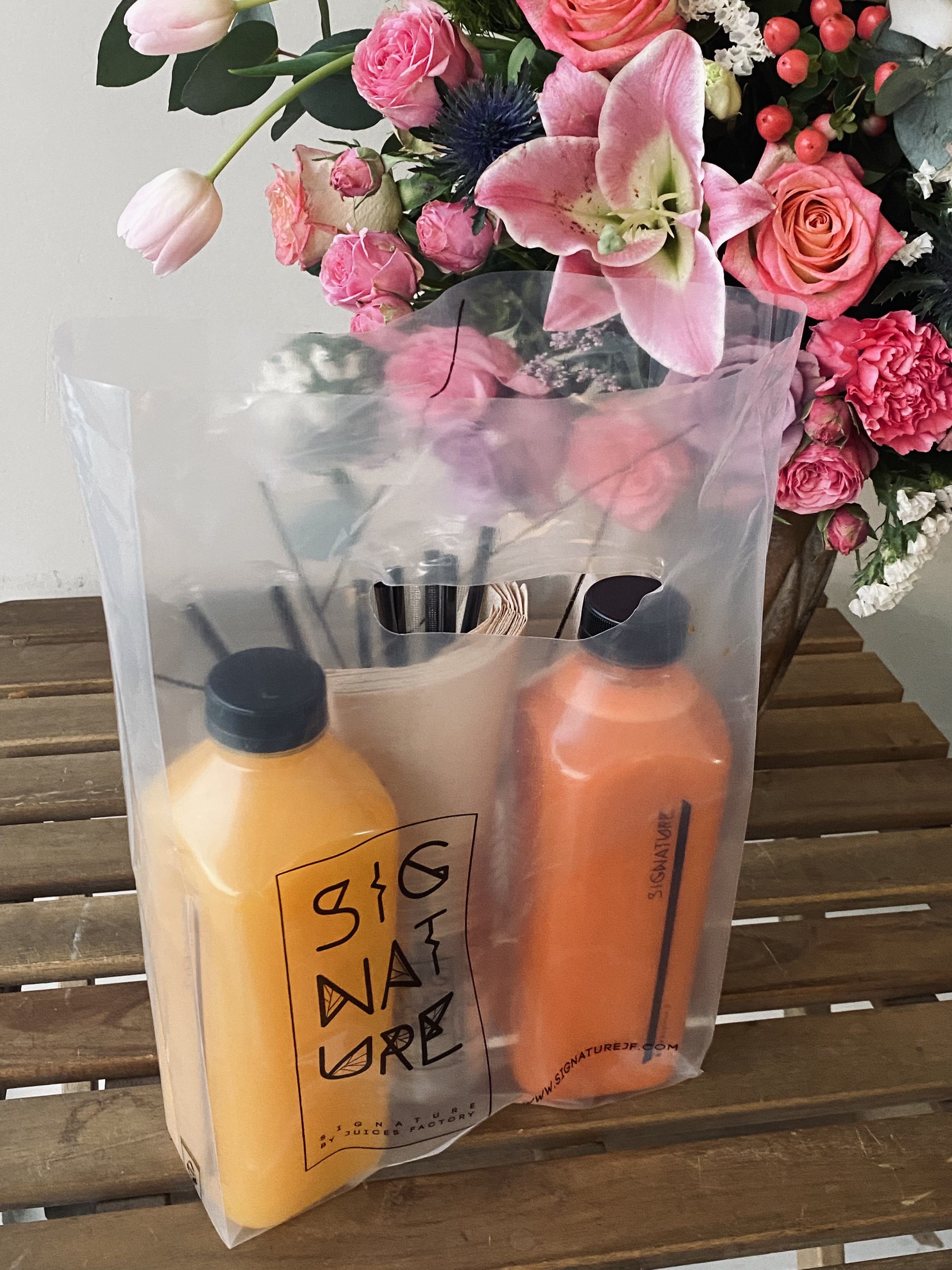 Flower vase with juice view 4