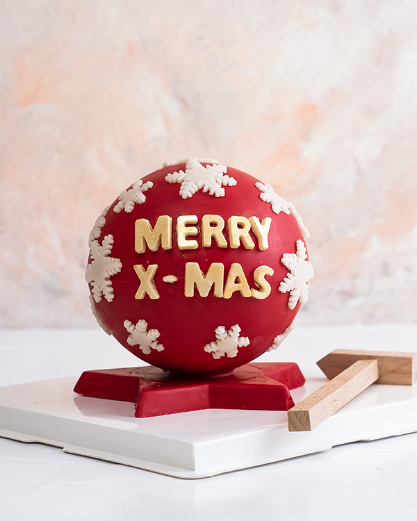 Xmas Piñata Ball view 1