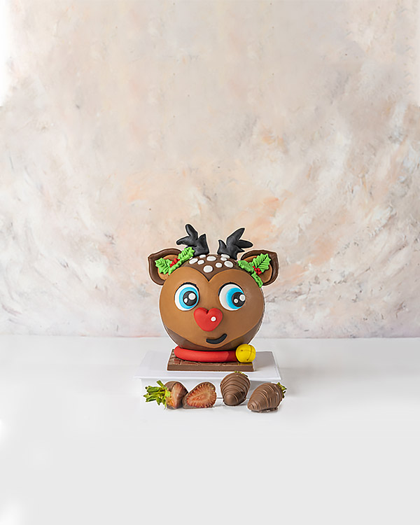Pinata 3D Chocolate Reindeer by NJD view 6