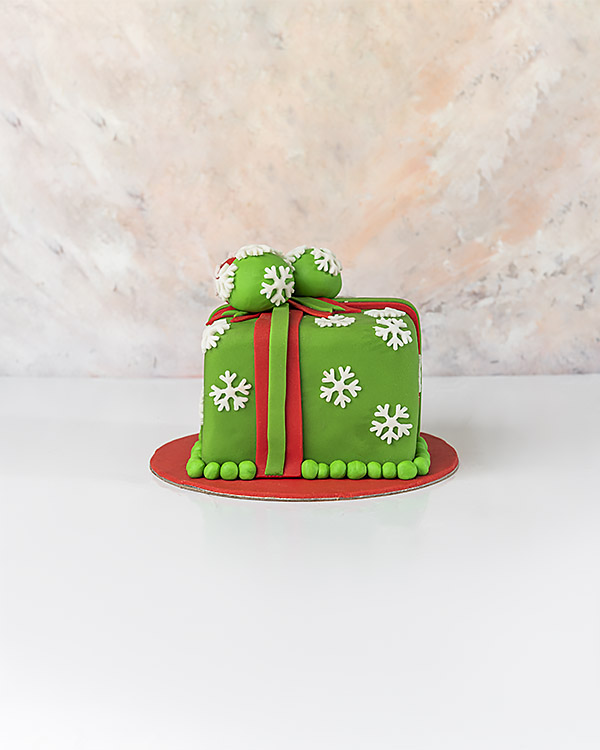Christmas Gift Theme Cake by NJD view 4