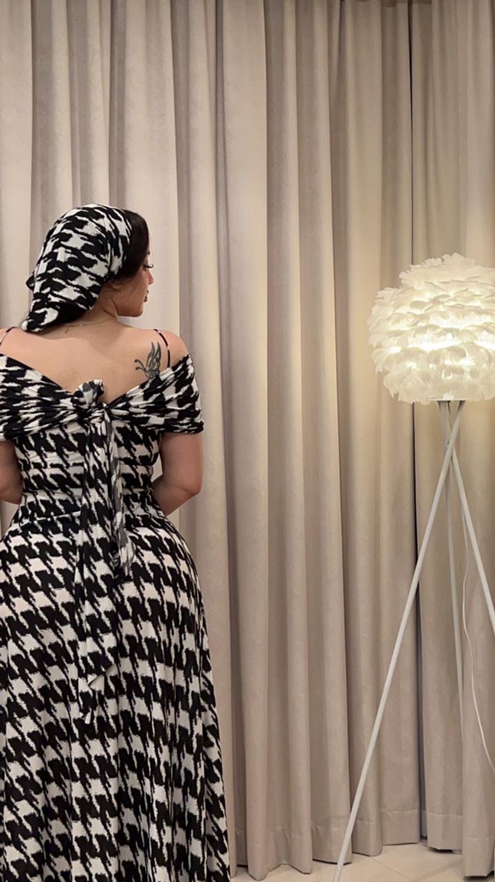 Soft dress with a modern cut view 4