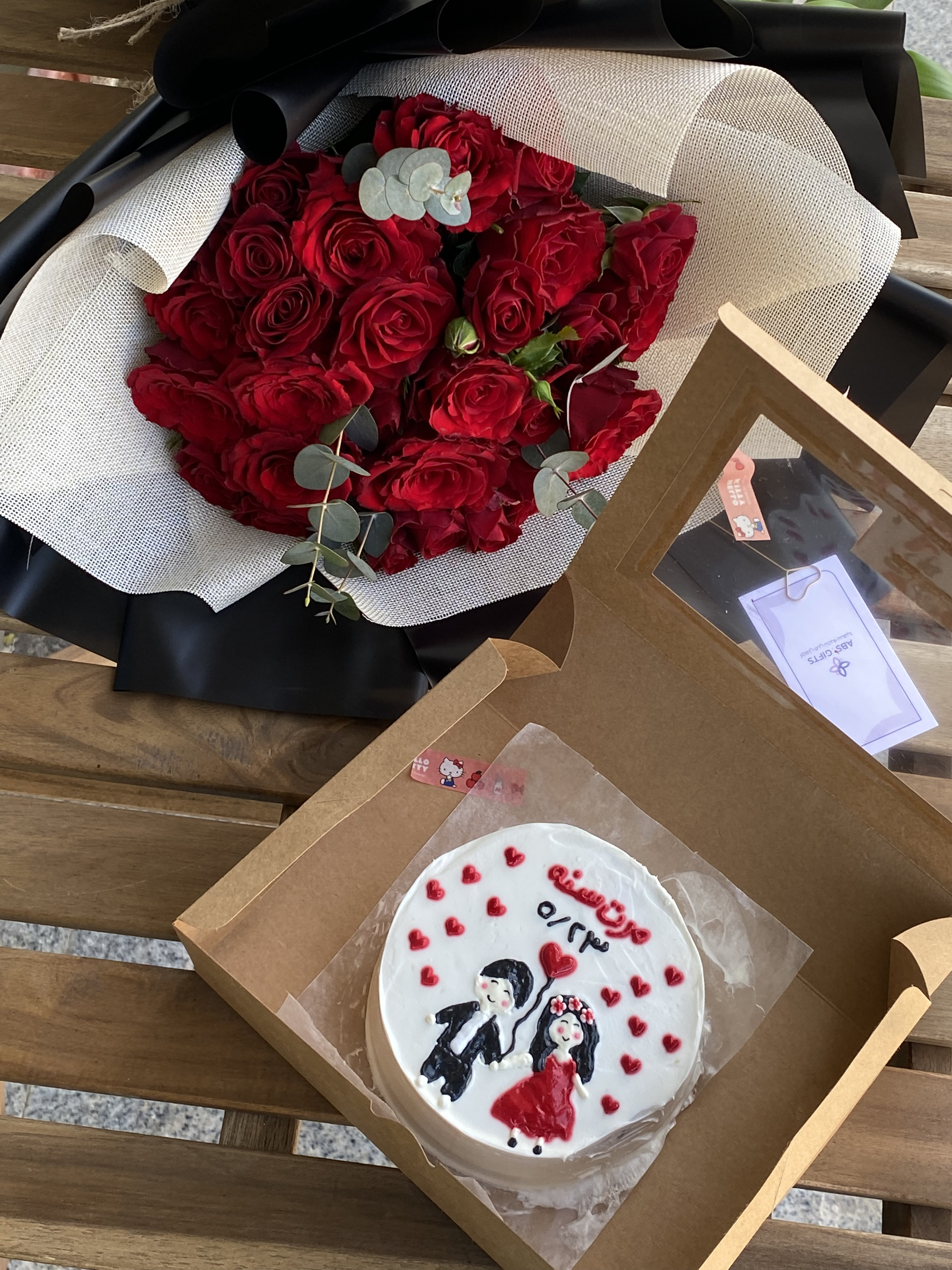 Rose bouquet with cake2 view 5