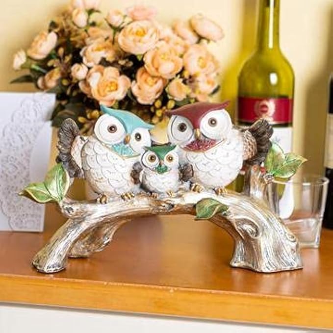 Family owl decorative statue view 6