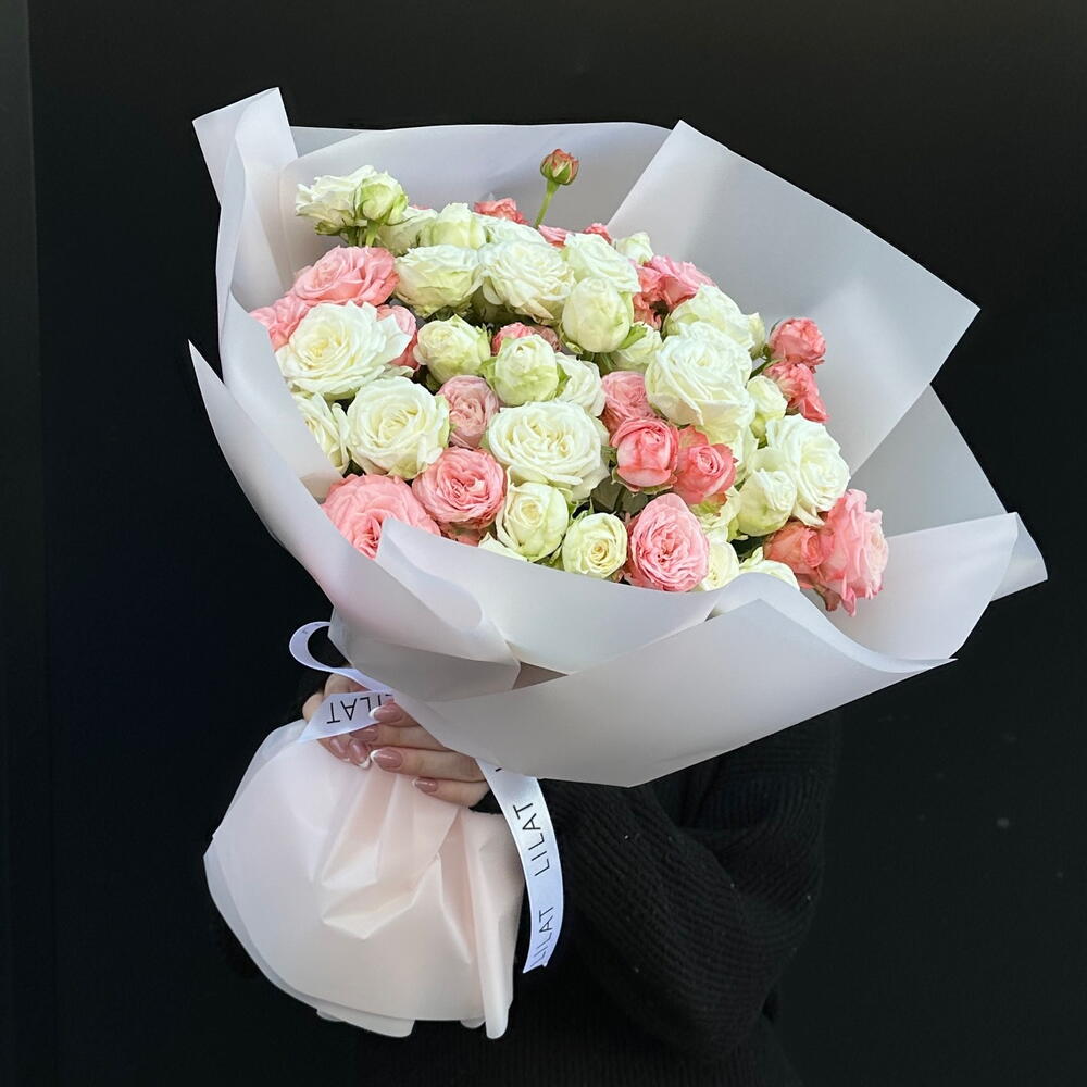 001 Bouquet of Spray Roses view 6