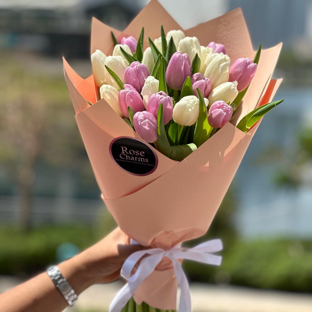 Pink and White Tulip Pearl view 1