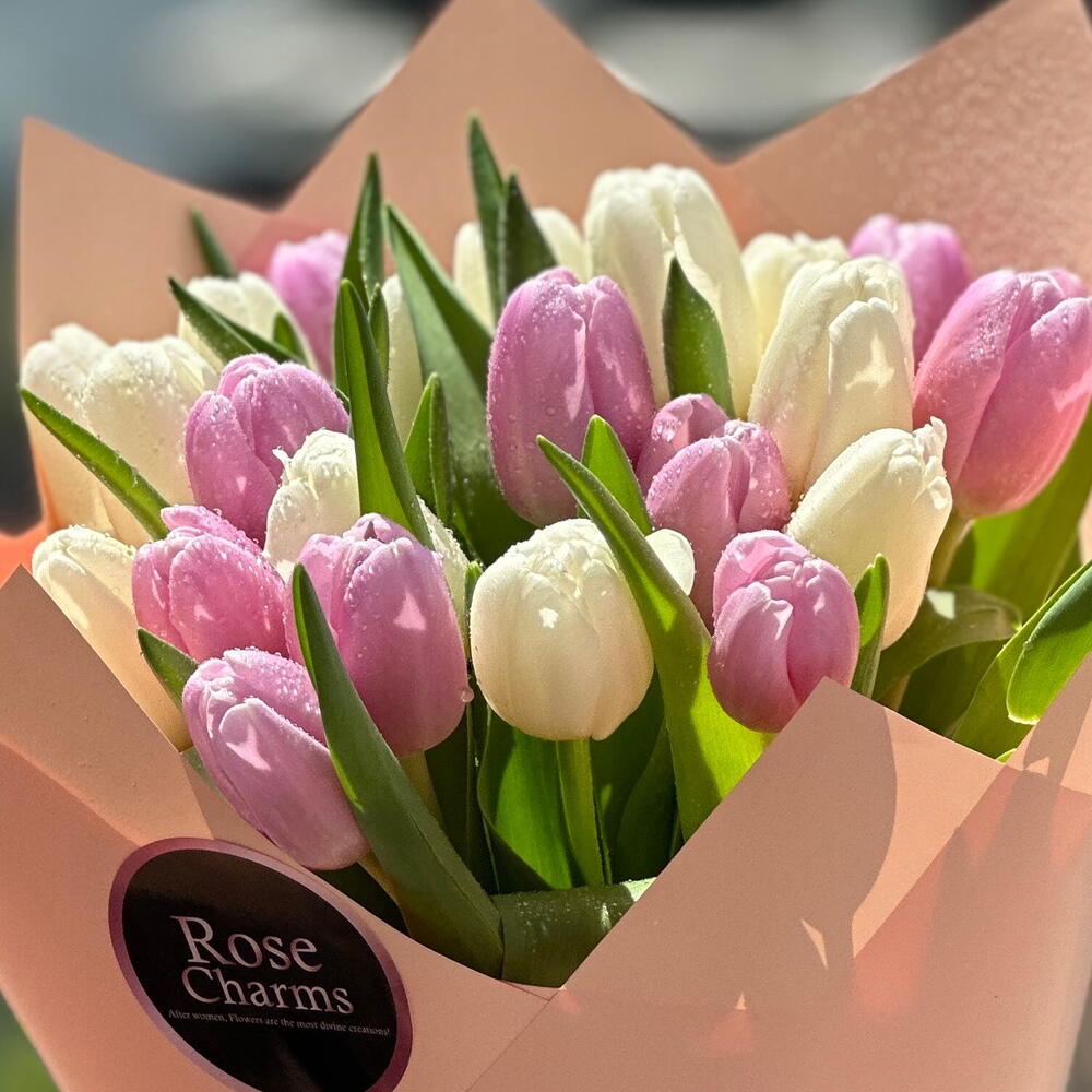 Pink and White Tulip Pearl view 4