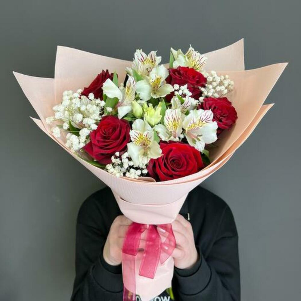 Red Roses flowers and White Alstroemeria view 1