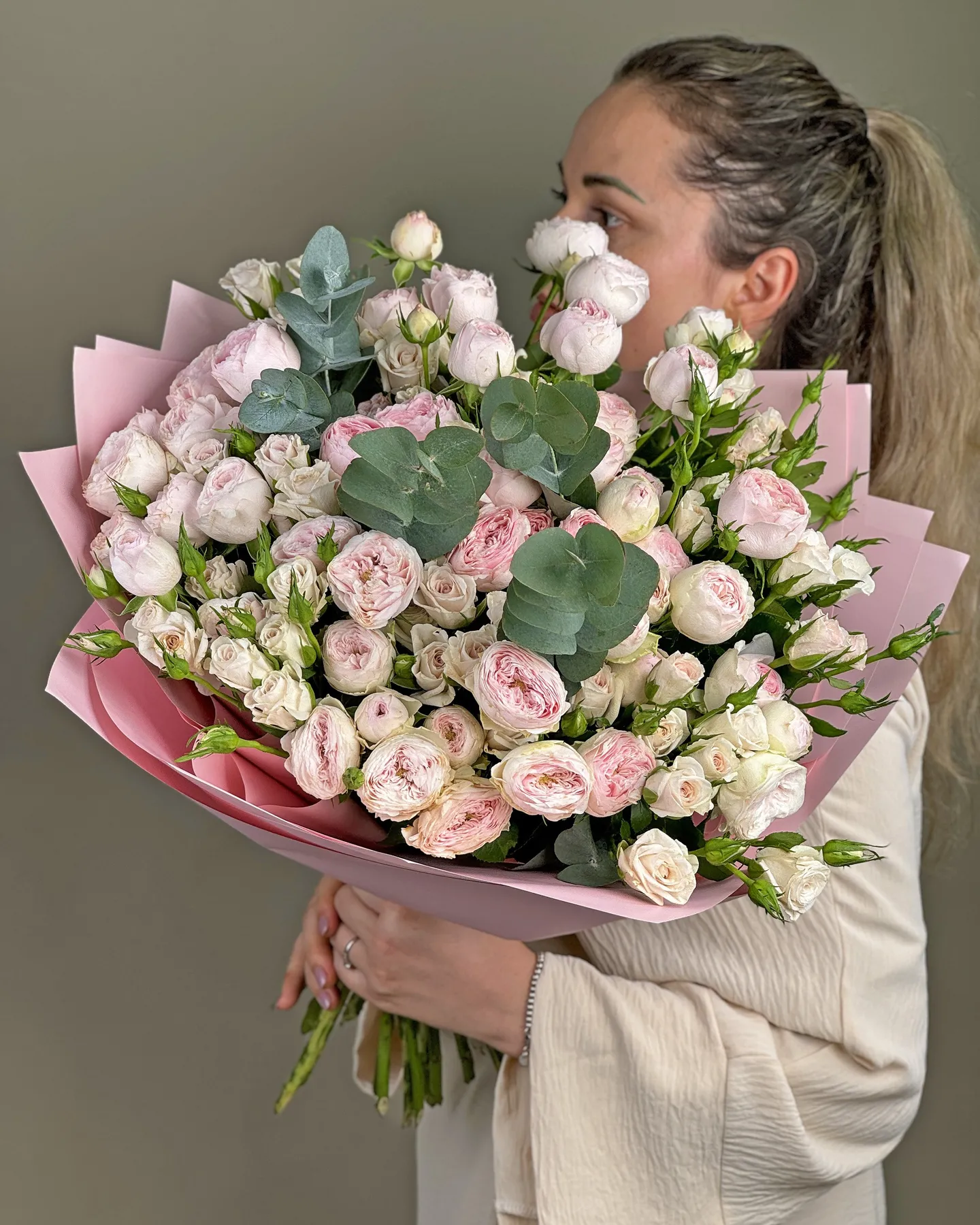 Rose bouquet with peony roses My Pudding view 4
