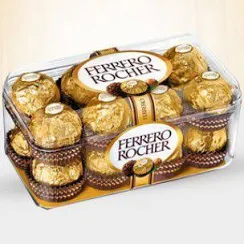 White Roses Vase with Ferrero view 4