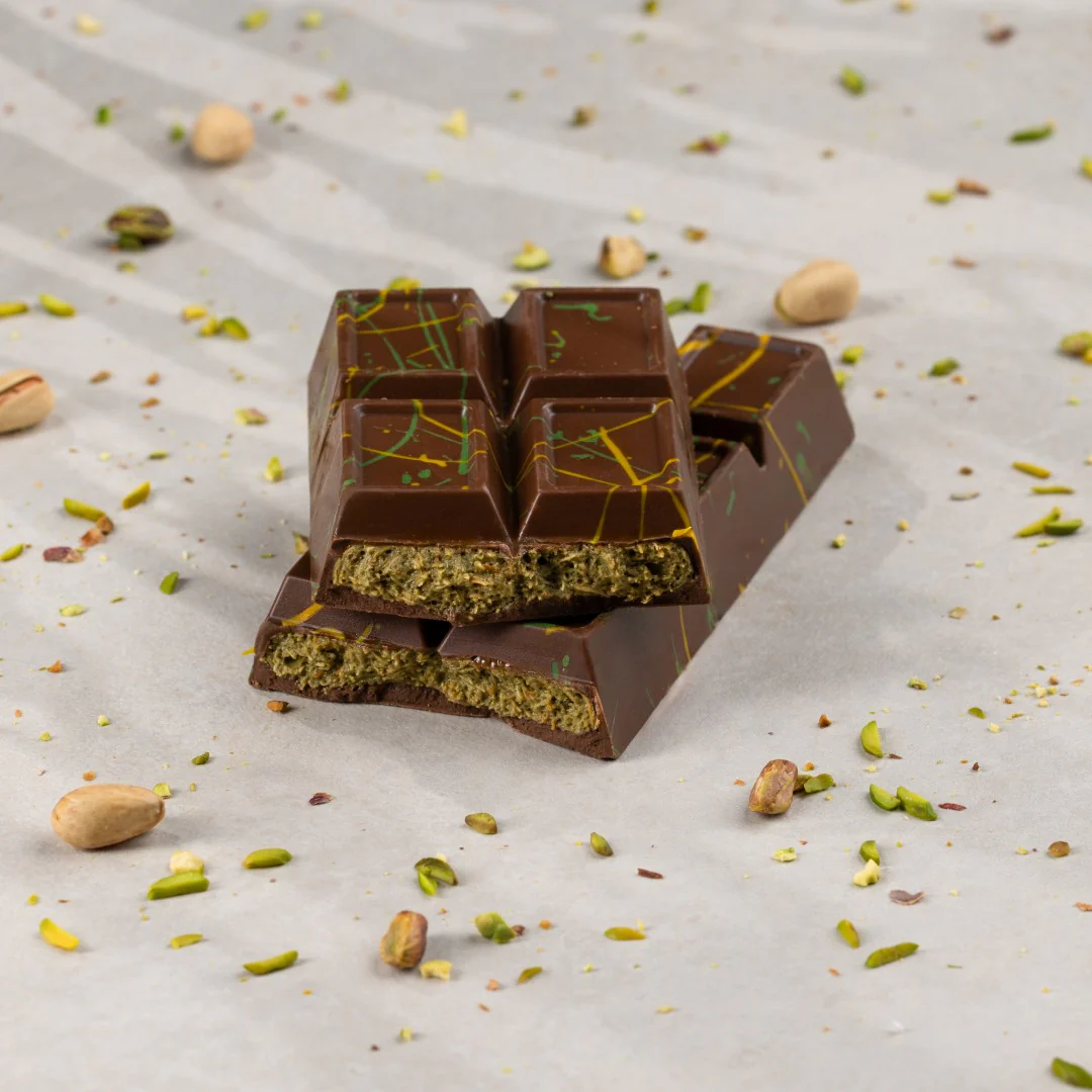Jumbo Date Sweetened Pistachio Kunafa Chocolate Bar - 470g view 6