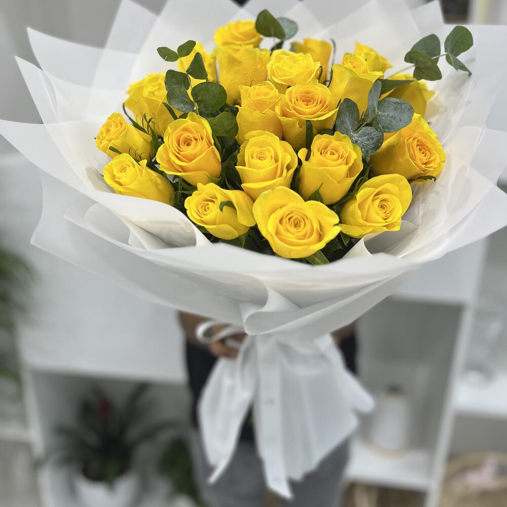 Hand Bouquet Yellow Rose view 4