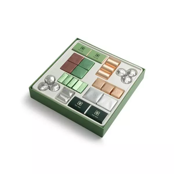 Box of 66 Pieces, Les Essentiels view 1