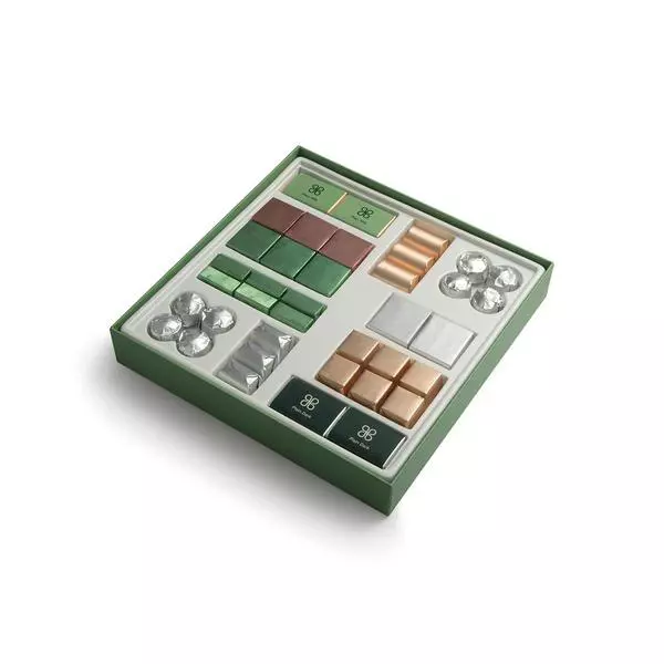 Box of 84 Pieces, Les Essentiels view 6