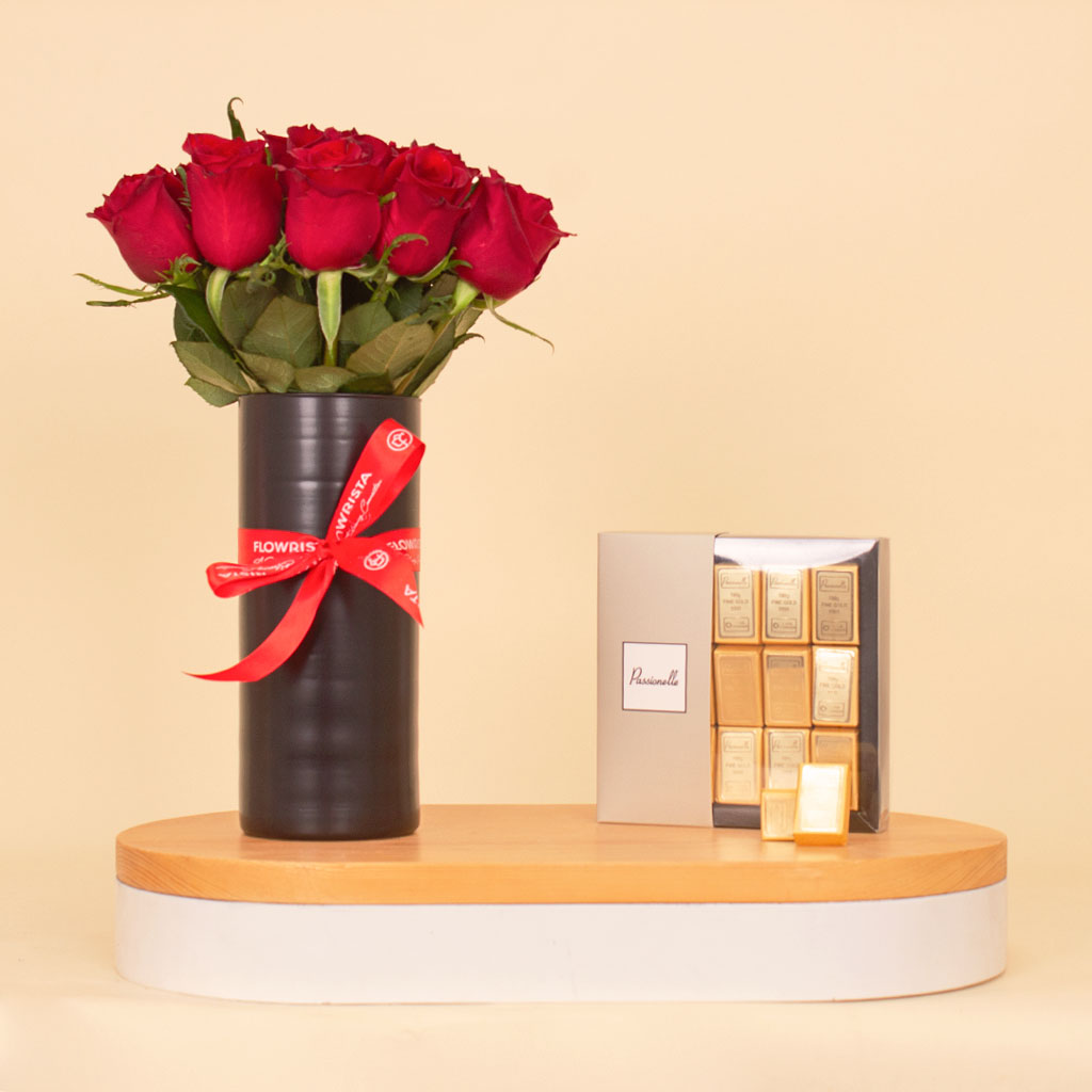 Passionelle Gold Ingot Box And Red Roses Vase view 1
