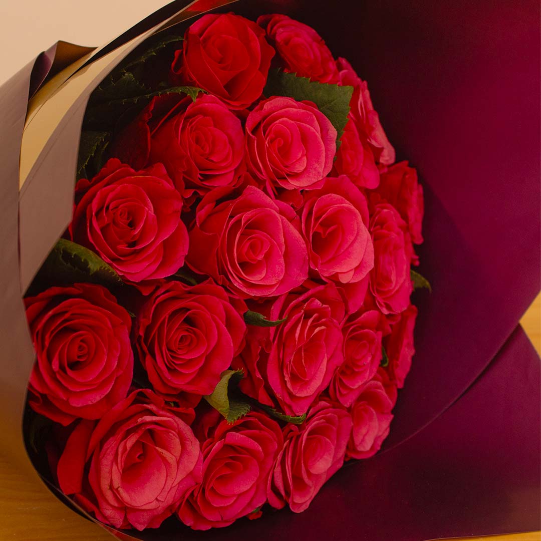 Flowrista | 20 Fuchsia Roses Bouquet view 4