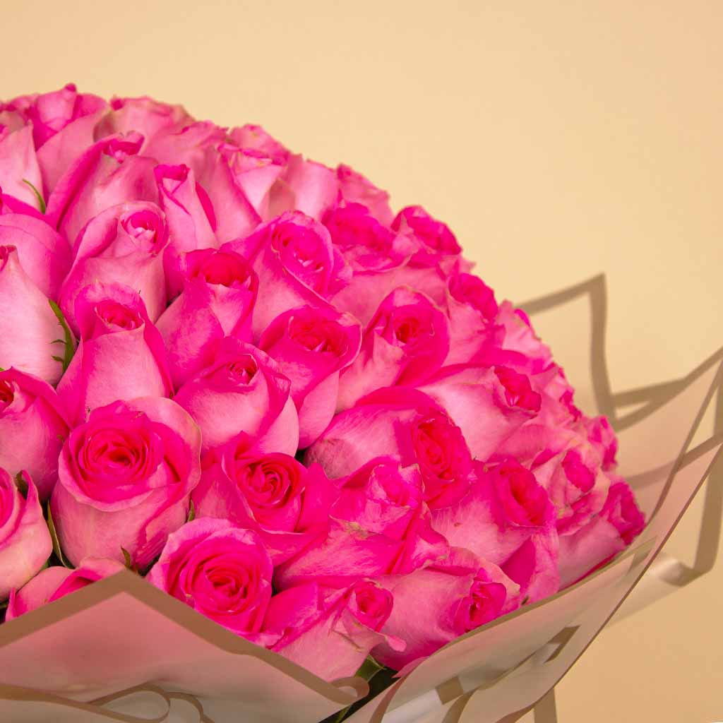 100 Pink Roses bouquet view 4