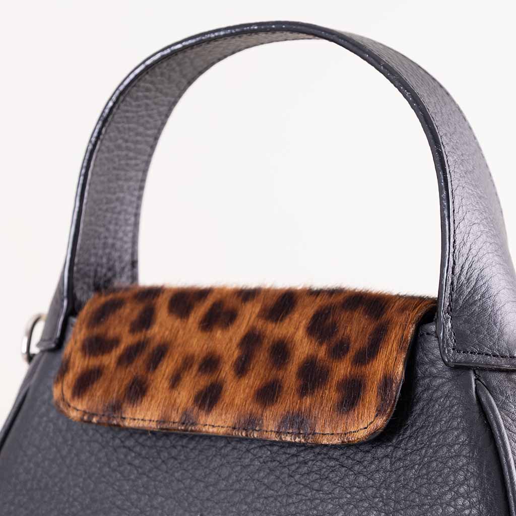 Cocan Black Tiger Bag & 20 Red Roses view 4