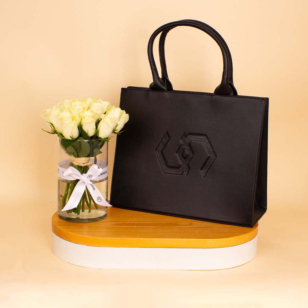 Cocan Big Tote Black & White Roses Vase view 1