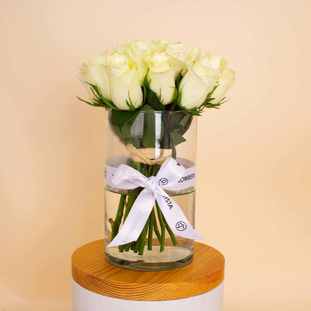 Versace Crystal Noir with White Roses Vase 15 Roses view 5