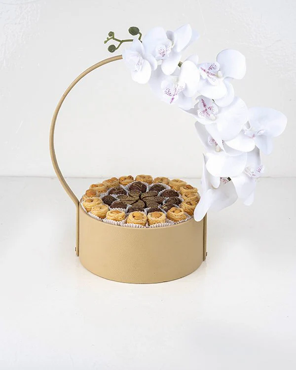 Ramadan Hamper with Esch Cashew and Chocolates 1 view 6