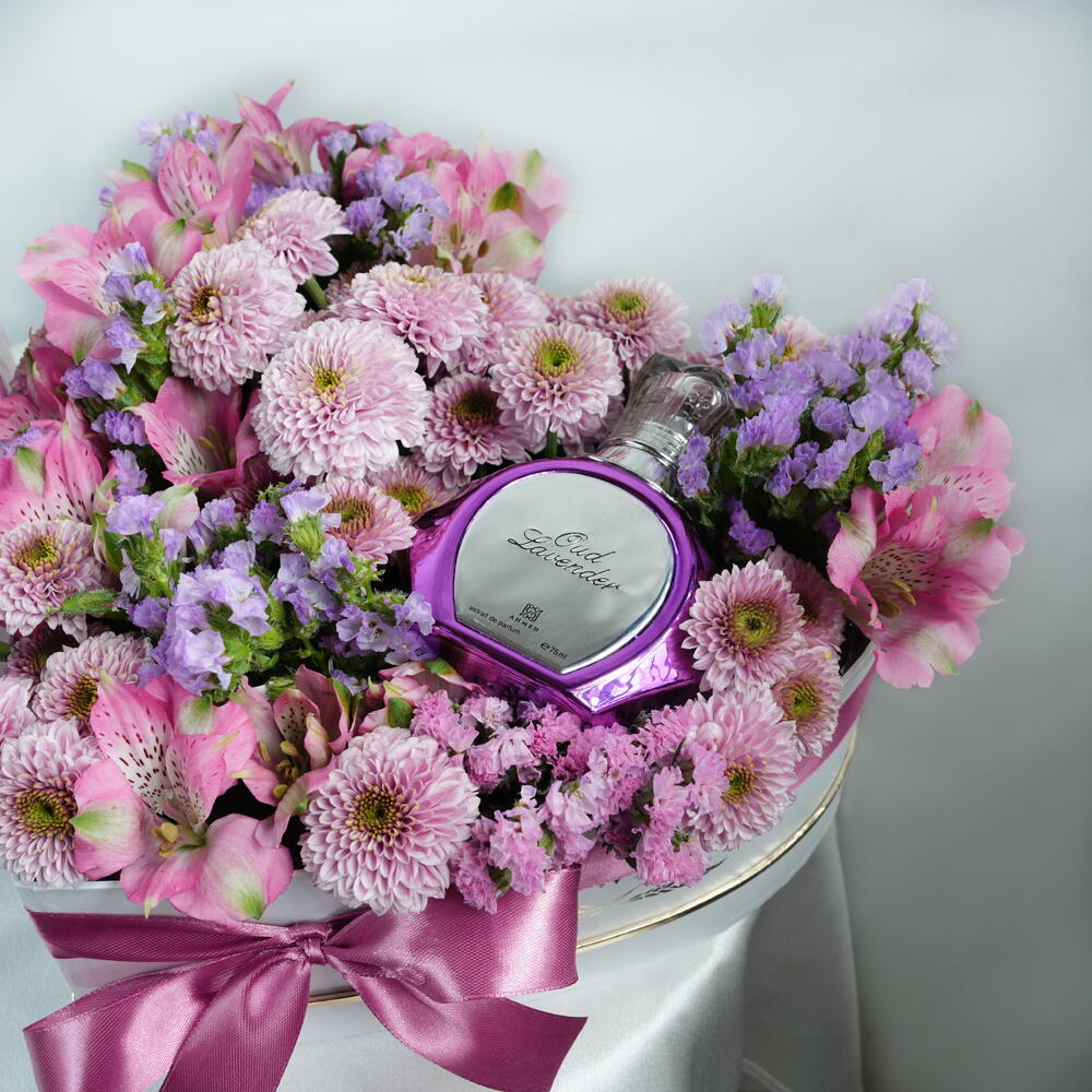 Ahmed Al Maghribi Lavender Kiss Flowers Gift Box view 7