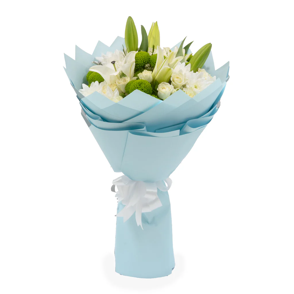 Kitty Kiss – Vanilla Bento Cake with flowers bouquet view 9