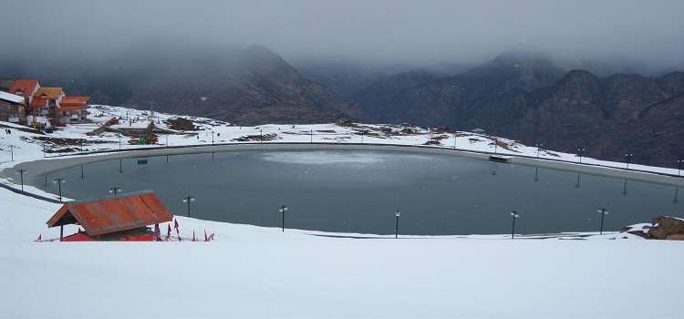 auli-artificial-lake-snow