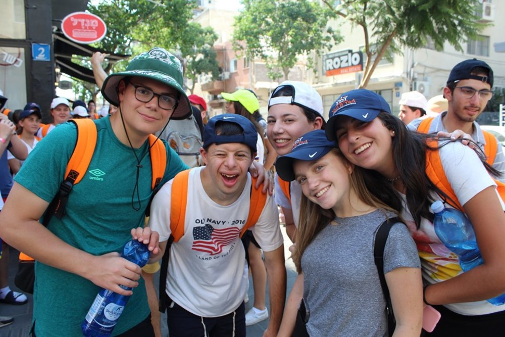 Day Seventeen: Sunday, July 28th: Volunteering with the Elderly, Machane Yehuda, and Tel Aviv!