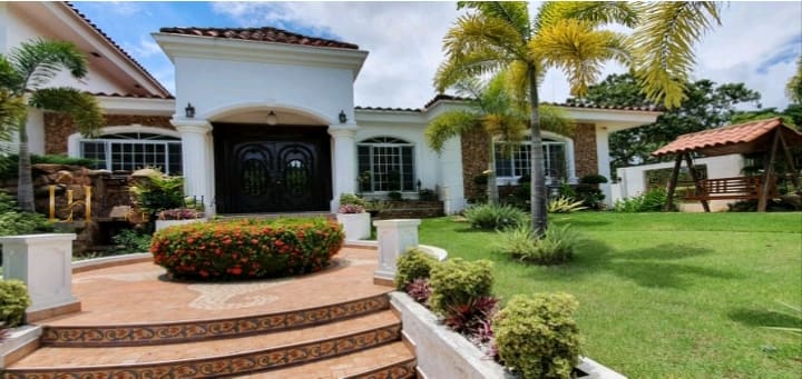 CASA DE 3 NIVELS 3