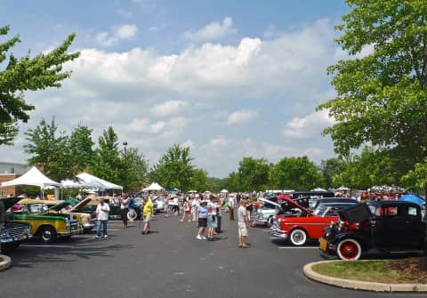 Colorful antique and classic cars from the earliest vehicles up to cars older than 25 years.