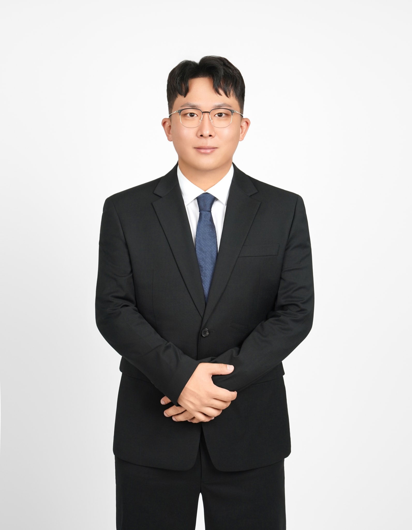 Kyung Hyun Lee