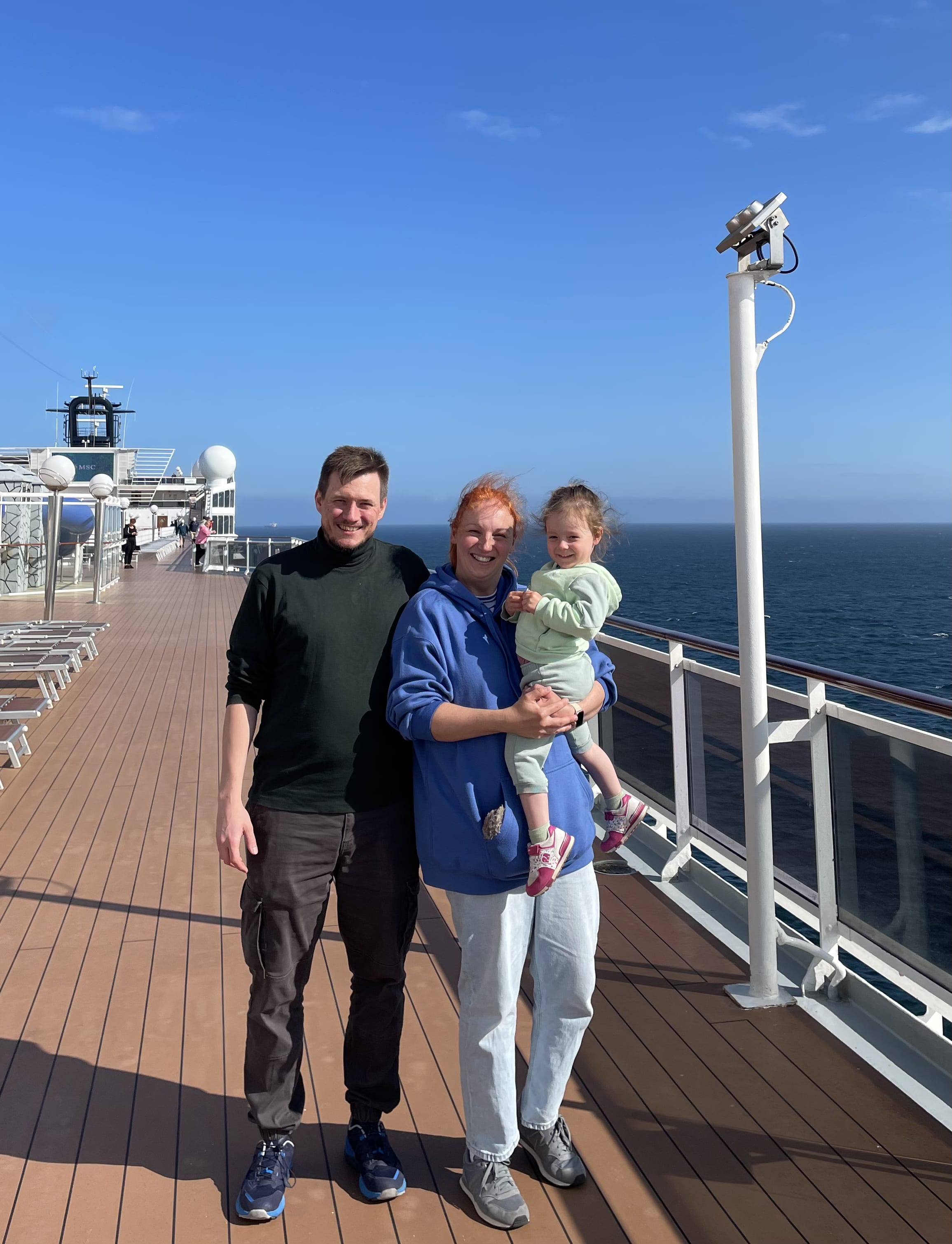Семья на палубе