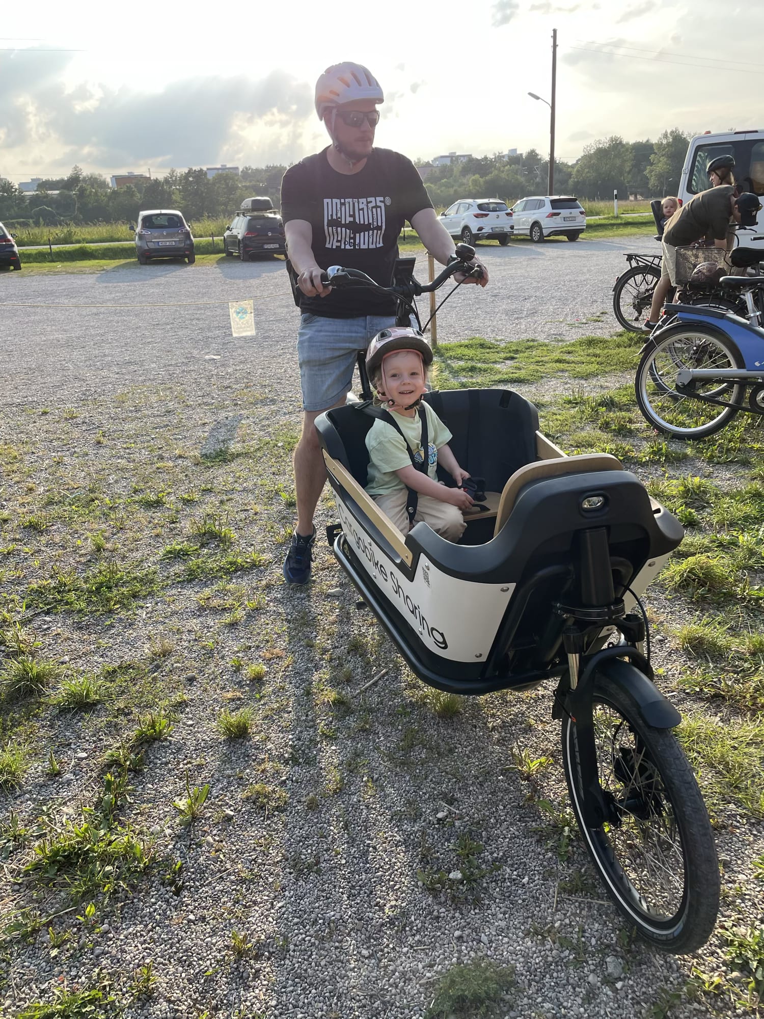 Вера на велосипеде