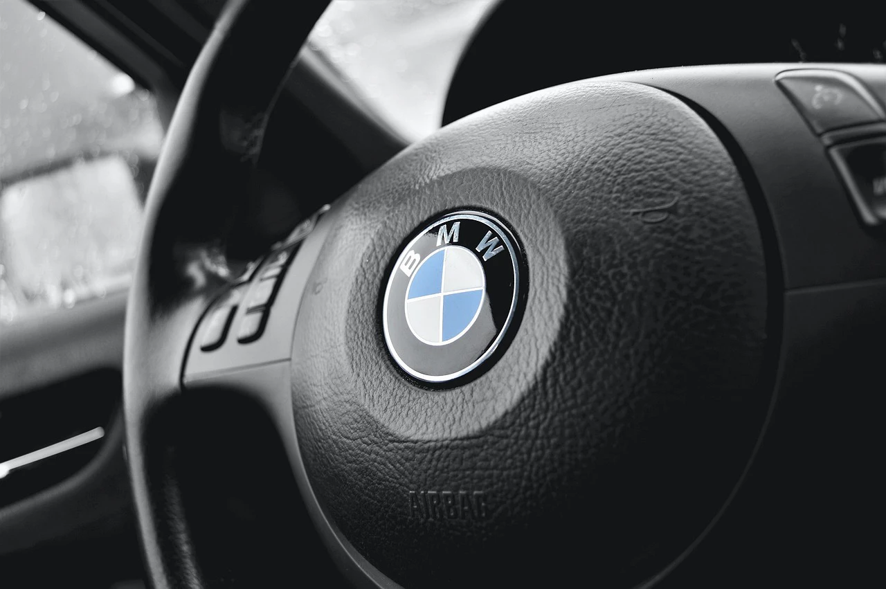 Bmw steering wheel