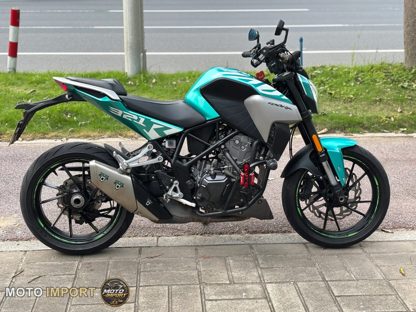 Kove 321R 2021 - Profil droit