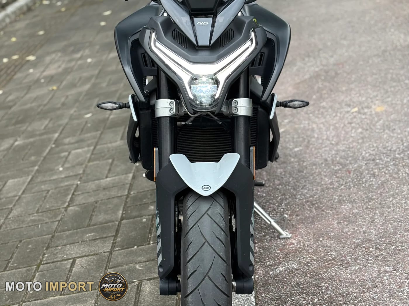CFMoto 800NK 2026 - Face avant
