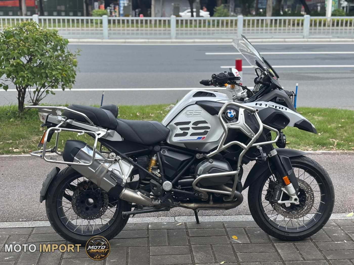 BMW R 1200 GS Adventure 2016 - Profil droit
