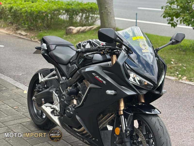 Honda CBR650R 2021 - 3/4 avant droit