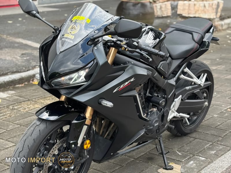 Honda CBR650R 2021 - 3/4 avant droit