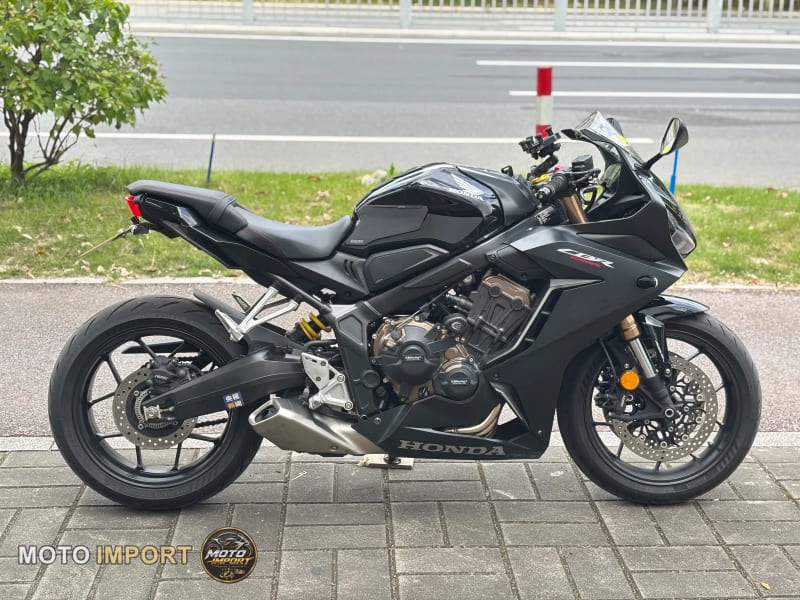 Honda CBR650R 2021 - Profil droit