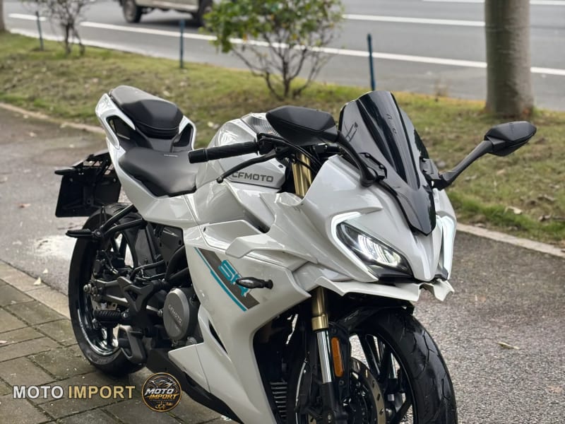 CFMoto 250SR Fun 2023 - 3/4 avant droit