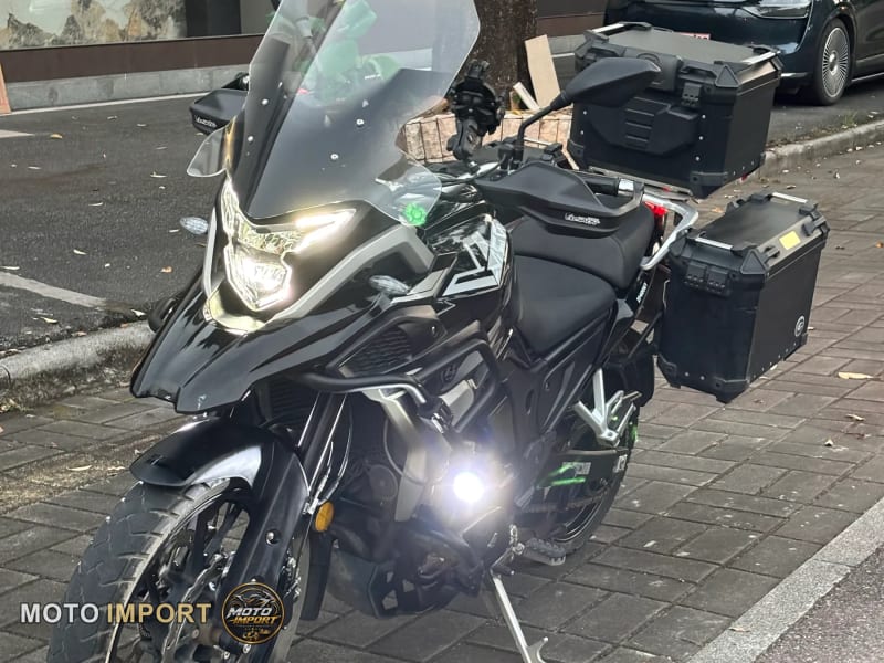 Kove 400X Trois valises 2020 - 3/4 avant droit