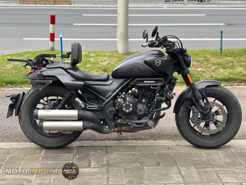 Voge CU525 2023 - Profil droit