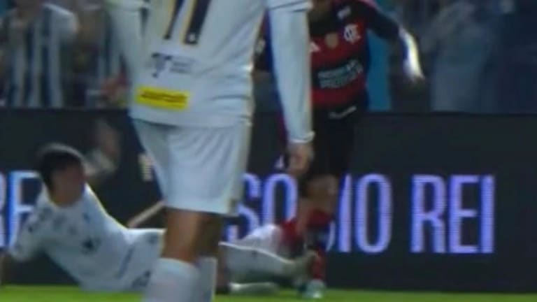 Compilado reúne lances polêmicos de cartões vermelhos não aplicados contra adversários do Flamengo