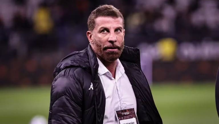 Vasco busca atacante experiente para reforçar o setor ofensivo em 2027