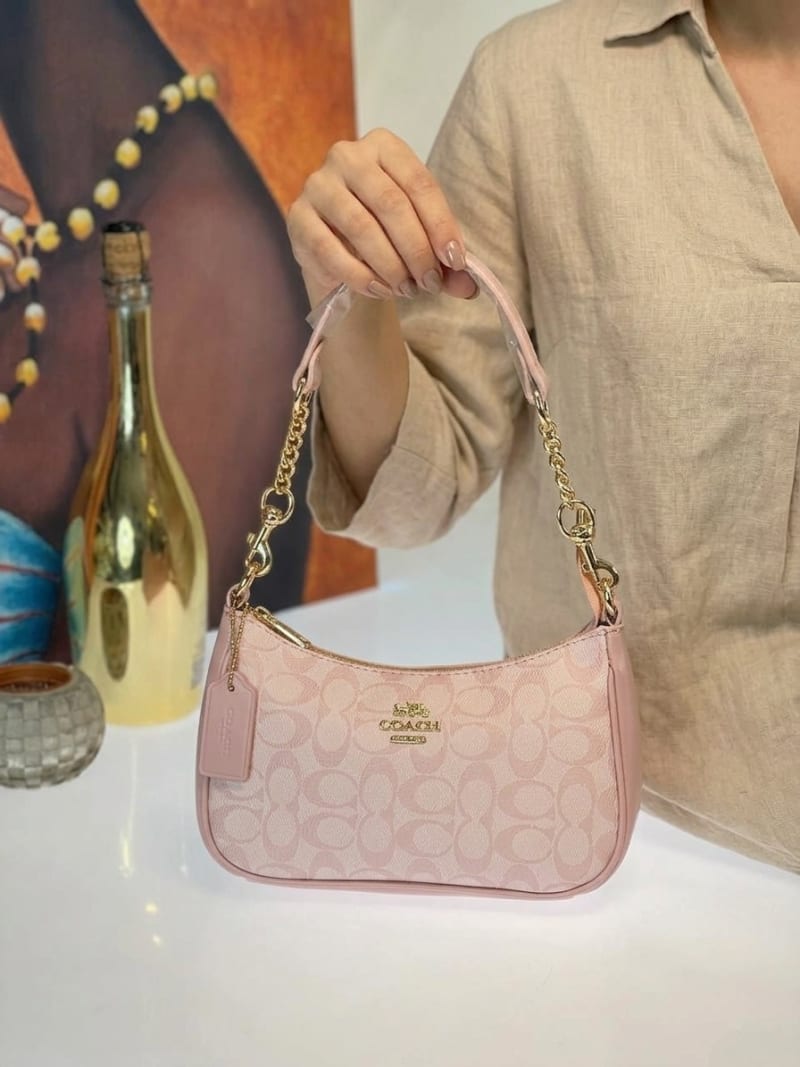 Coach Signature Pudra Pembe Monogram Omuz Çantası - 1