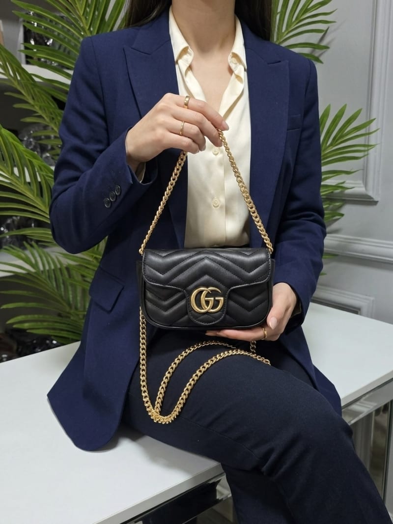 Gucci GG Marmont Kapitone Siyah Deri Zincirli Süper Mini Çanta - 1